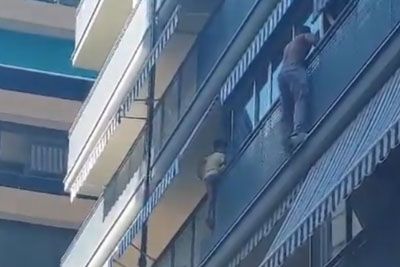 Man In Spain Hailed As A Hero After He Risked His Own Life To Rescue A Young Child