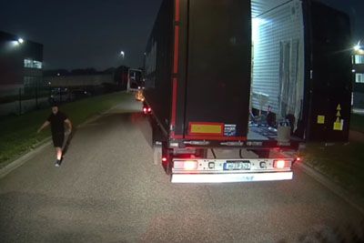 Truck Driver Loses His Temper After Another Driver Tries To Help Him