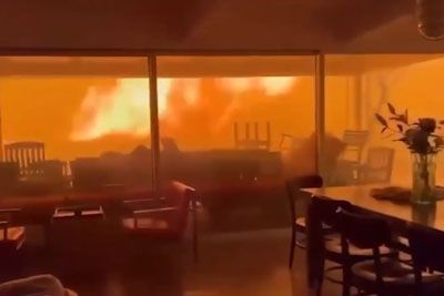 Homeowners Stuck Inside A House Surrounded By The Raging Fires In Los Angeles