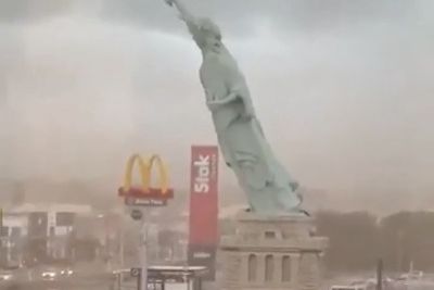 Statue of Liberty replica collapsed in Brazil due to wind