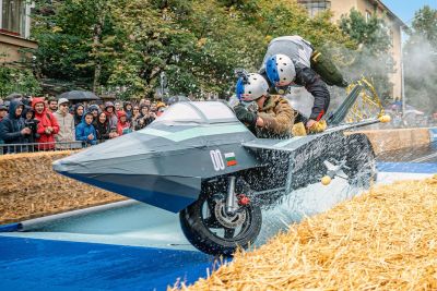 Top 100 hilarious Red Bull Soapbox crashes
