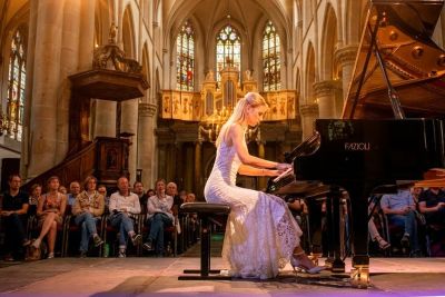 Russian pianist performs Nothing Else Matters in a church