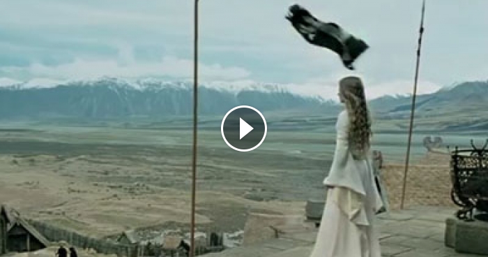 Movie Bloopers That Were Too Good To Cut | Klipland.com