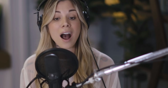 Christina Perri Sings Her "Jar Of Hearts" Song In Acoustic Version ...