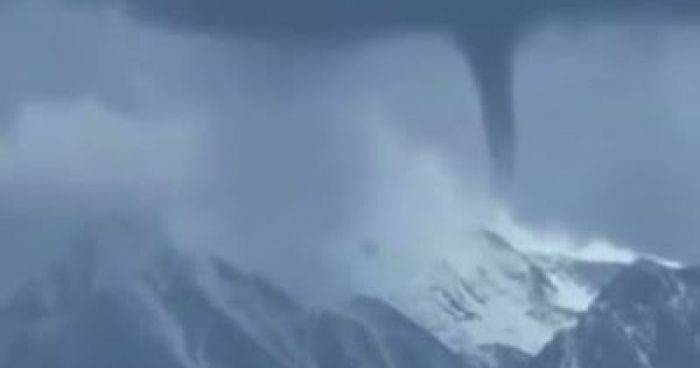 Tornado Forms On Top Of Mountain In Montana | Klipland.com