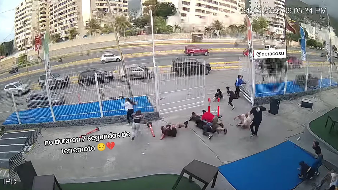 Footage of the earthquake in Caraballeda, La Guaira, Venezuela